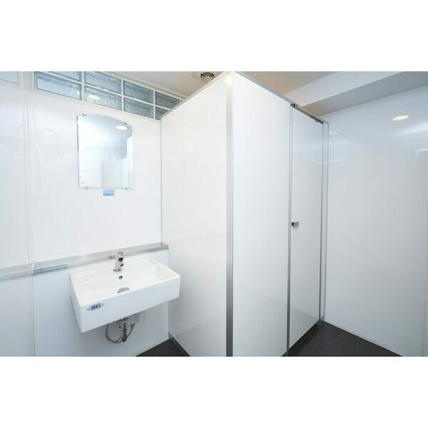 大阪市北区曾根崎新地２丁目の事務所のトイレ