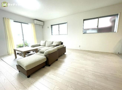 【居間・リビング】 | 川口市鳩ケ谷本町4丁目　中古一戸建て