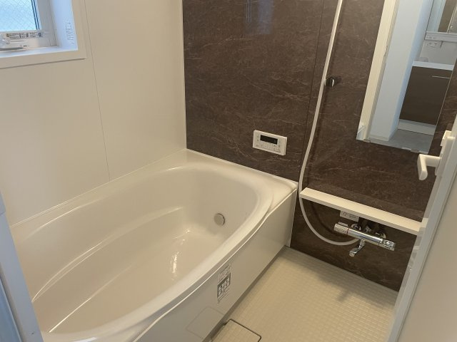 中川区　戸建　/プレジール八神の浴室