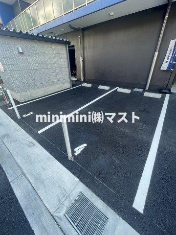 グランパシフィック東今里innovationの駐車場
