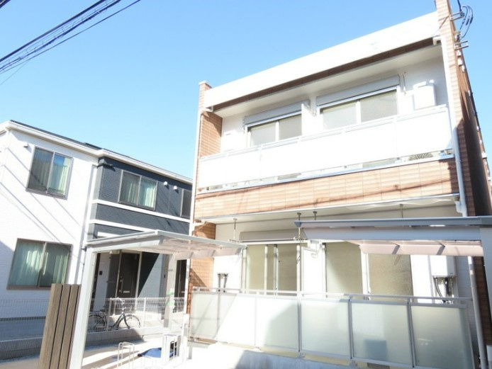 リブリ・オブリジャンスの外観