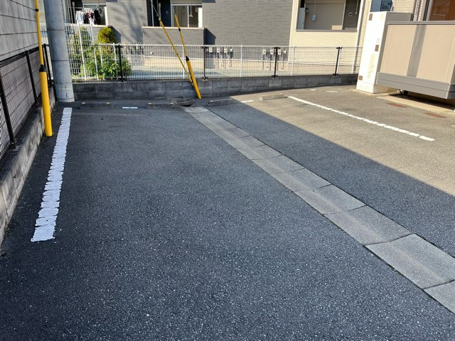 ジェントル阿成の駐車場