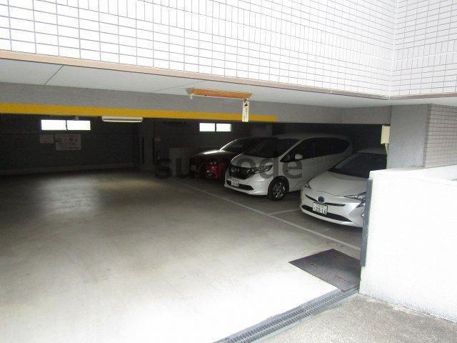 パストラル千里丘の駐車場