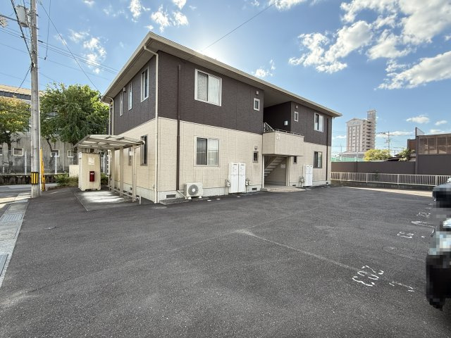 シャーメゾン・ジラソーレ C棟の外観