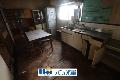 【キッチン】 | 宇部市五十目山町（51坪）2階建 | 床面著しく劣化しております