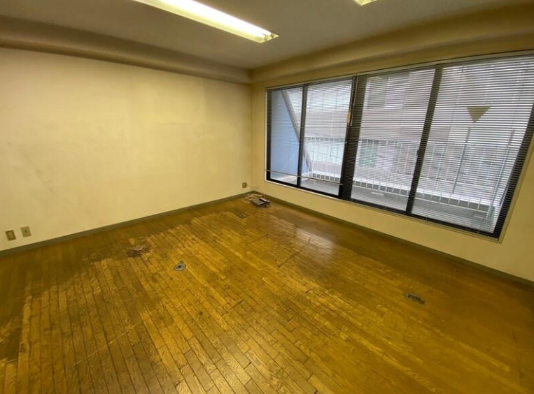 大阪市中央区東心斎橋１丁目の店舗事務所