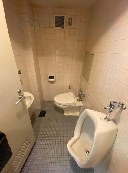 大阪市中央区東心斎橋１丁目の店舗事務所のトイレ