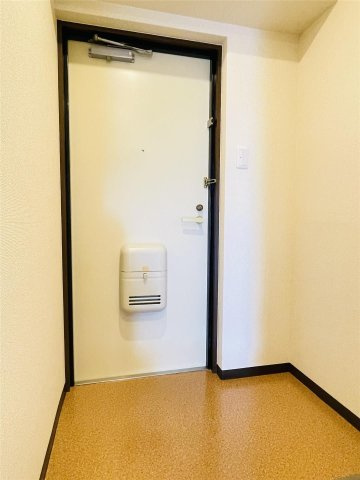 キャッスルコート東辻井の玄関