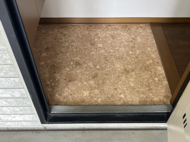 レジェンド今在家　Bの玄関