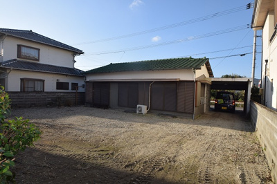 【駐車場】 | 三軒屋一戸建て