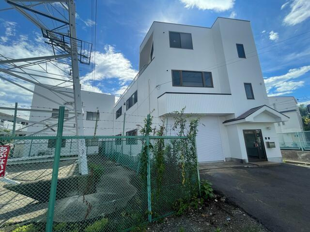 川崎市高津区久末の店舗事務所