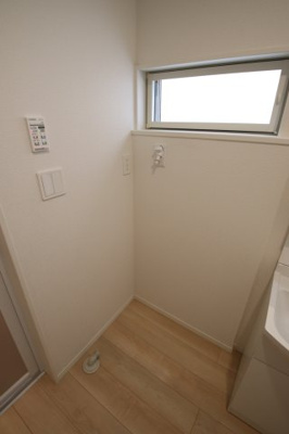 【設備】 | クレイドルガーデン和泉市三林町第4 | 室内洗濯機置き場