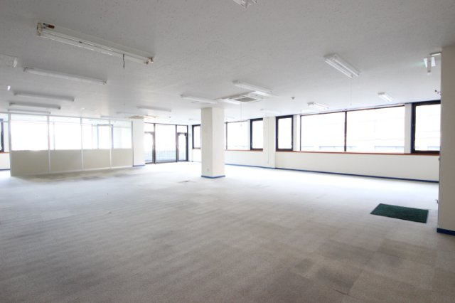 West　Tachikawa　Ebisu　Bldgの内装