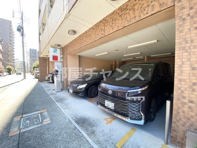 プレサンス久屋大通公園サウスの駐車場
