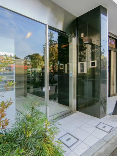 赤坂フロントタウンのエントランス|落ち着いたエントランスです