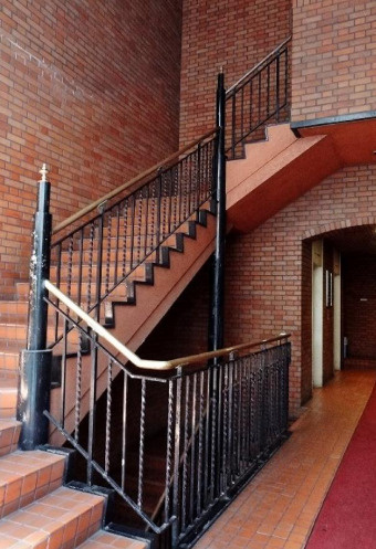 ニューギンザビル８号館のバルコニー