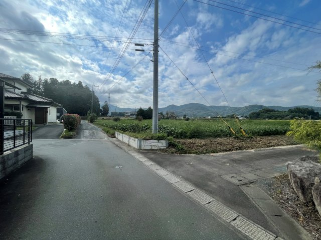 桜川市友部1580.00㎡売地の前面道路含む現地写真
