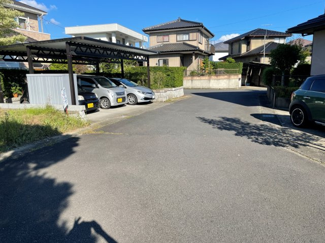桜川市富士見台389.74㎡売地の前面道路含む現地写真|道路の写真です。６ｍ道路ですので車の行き来はスムーズです。