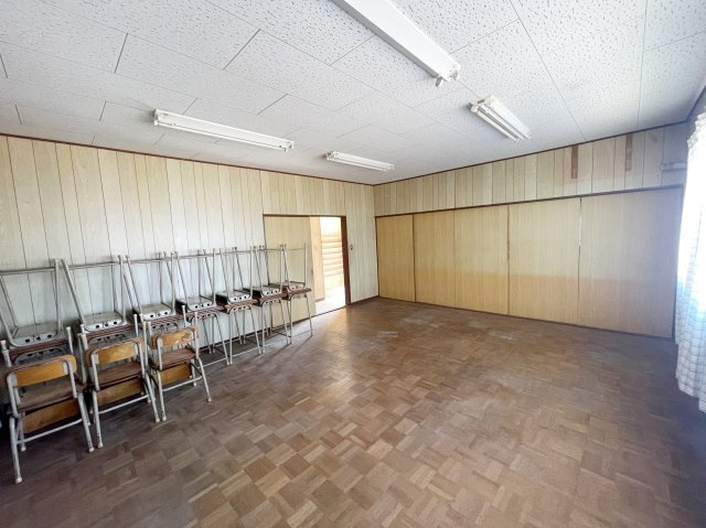 桜川市富士見台4丁目売事務所の内装|部屋B：15帖