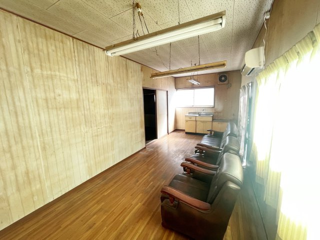 桜川市富士見台4丁目売事務所の内装|約10.5帖