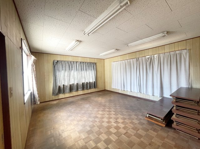 桜川市富士見台4丁目売事務所の内装|部屋A：15帖