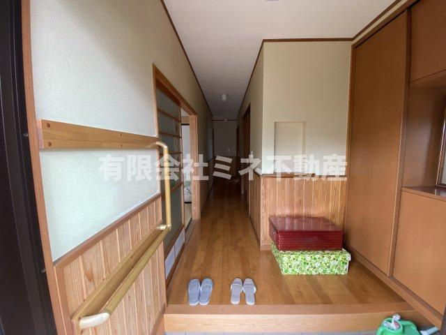 結城市中央町　売戸建の玄関