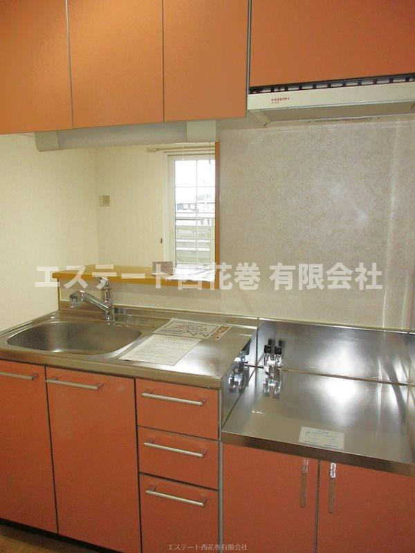 アパルトマン・エムのキッチン|対面キッチンです