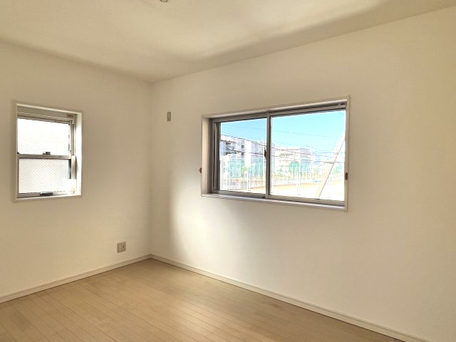 【洋室】 | 山之内５丁目　中古戸建