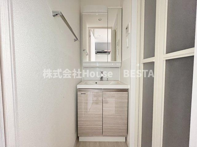 アドバンス神戸セラフィムの独立洗面台