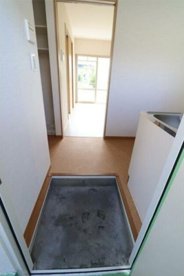 【玄関】 | 長谷川ハイツ | 収納もある玄関です