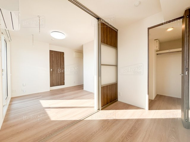 Augustaの寝室|クローゼット付の洋室です☆