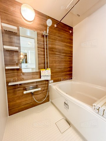 Augustaの浴室|追い焚き・浴室乾燥機付きのお風呂です♪