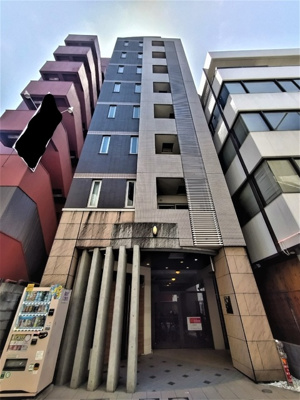 1フロア2世帯で全戸角部屋設計☆