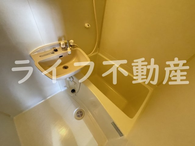ブルグリンコート布施駅前の浴室|ゆったり過ごせるお風呂です