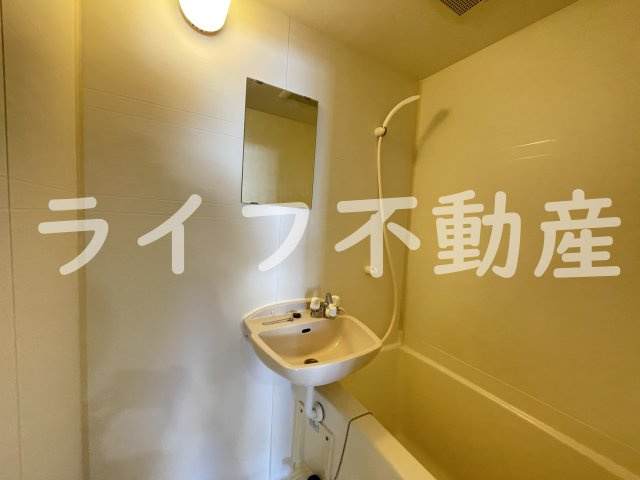 ブルグリンコート布施駅前の独立洗面台|朝の身支度には欠かせない独立洗面化粧台