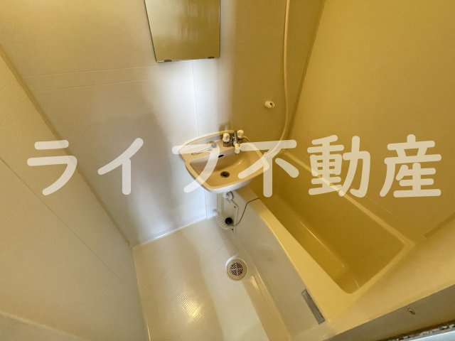 ブルグリンコート布施駅前の浴室|落ち着いた空間のお風呂です