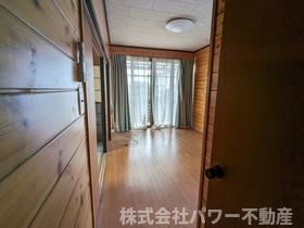 中古戸建　安中３丁目の洋室|落ち着いた色調の洋室です