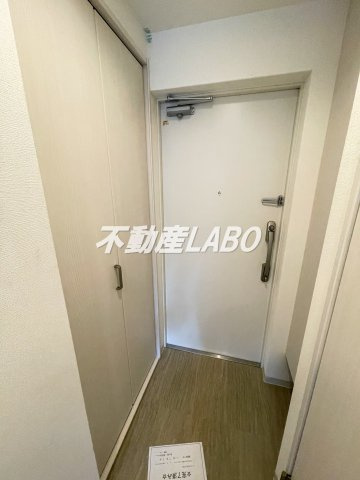 フォーリアライズ南堀江ヴィータの玄関