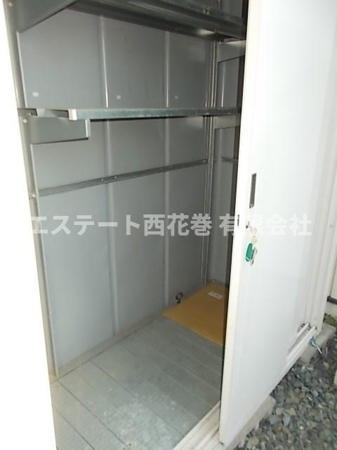 上小舟渡長屋の収納|外物置