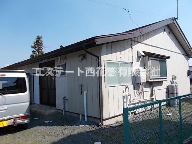 上小舟渡長屋の駐車場|玄関側、駐車は玄関前1台のみになります