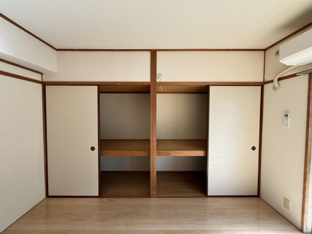 若草ハイツの収納