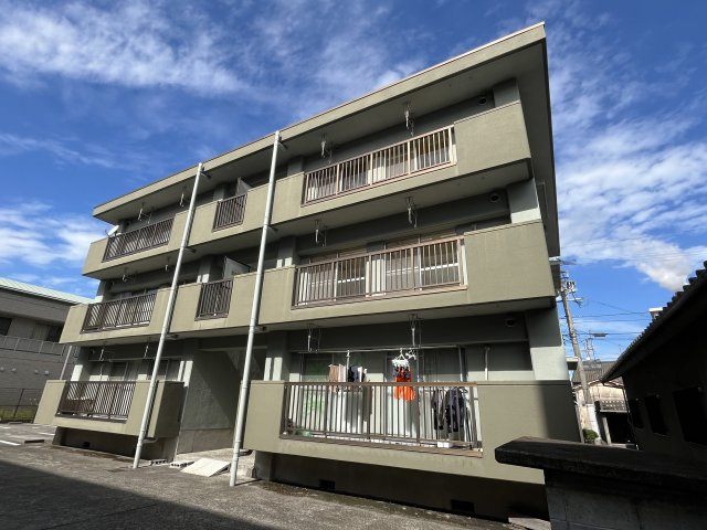 若草ハイツの外観