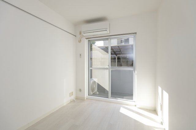 ウィンベルソロ高砂第2の洋室