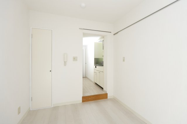 ウィンベルソロ高砂第2の洋室