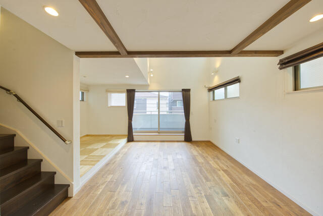 瑞江貸家の洋室|2階