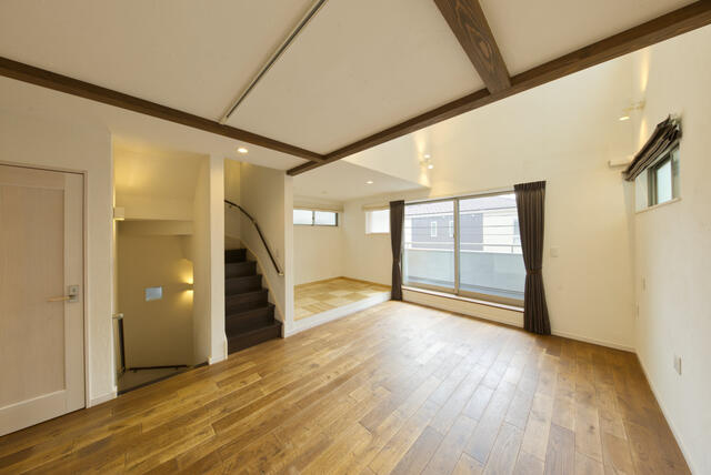 瑞江貸家の居間・リビング|2階