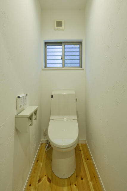 瑞江貸家のトイレ|1階