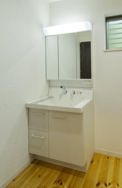 瑞江貸家の洗面所|1階洗面台