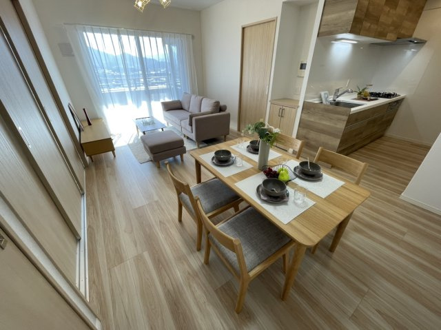 【居間・リビング】サンパーク安部山公園 