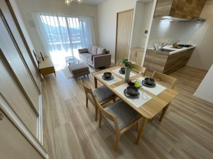 【居間・リビング】サンパーク安部山公園 